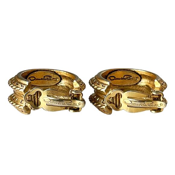 Oscar De La Renta Textured Gold Plated Classic Couture Hoop Clip On Earrings - Picture 5 of 6